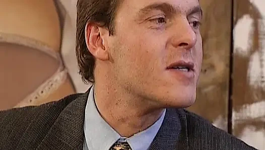 Сногсшибательная немецкая красотка наслаждается интенсивным тройничком с двойным проникновением