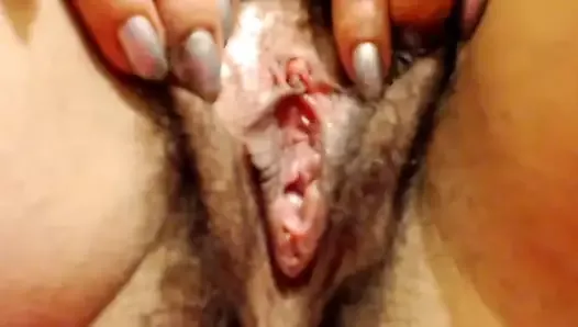 Hairy mature sexy cunt and sexy clit, amateur close-up