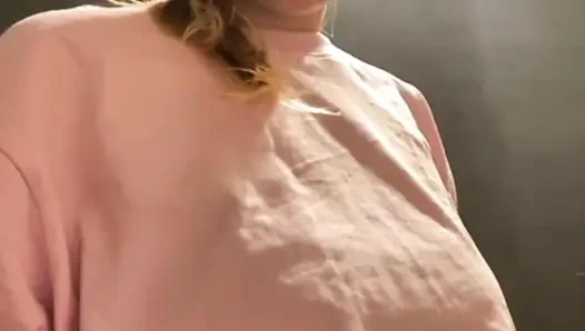 Masturbating in the gym with jucielussie