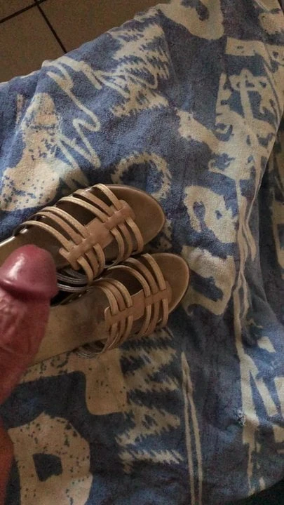 Cum on wifes shoes