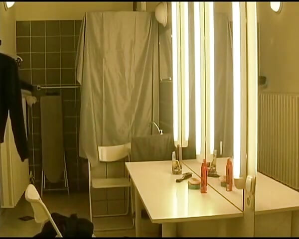 Ella es una nena perfecta de Alemania que se preparó para una cita