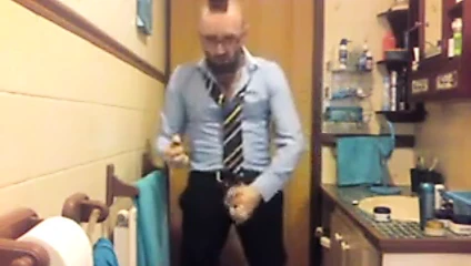 Str8 nerd adam inme içinde banyo
