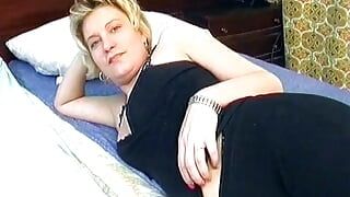 Chubby German lesbians sharing one long dildo