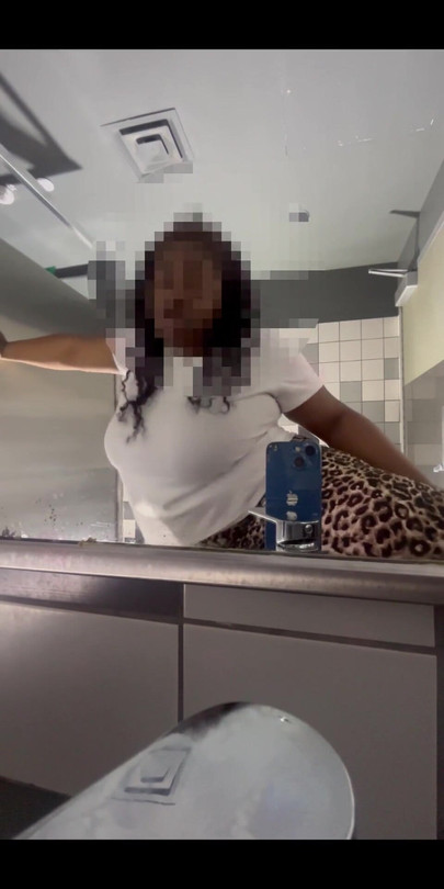 คุณจะทําอย่างไรถ้าคุณเจอฉันใต้ต้นคริสต์มาสของคุณ! | คลิป 1