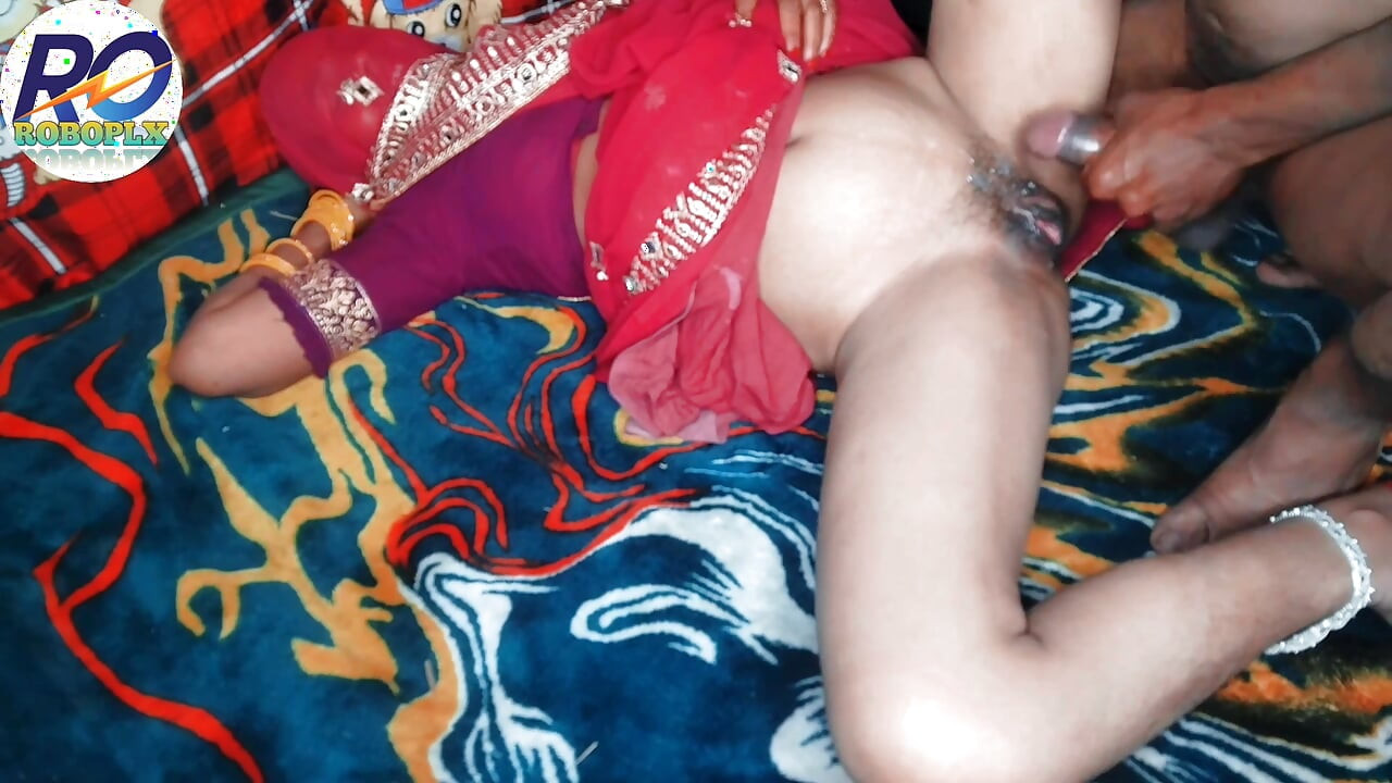 Sexo com a irmã mais nova da madrasta, levantando o sari vermelho e secretamente indo para a vila para um casamento com a meia-irmã