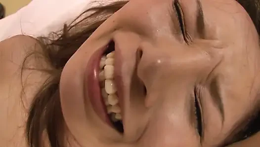 A126G05 Picking up a Black man at a hot spring resort! Inviting amateur mature women traveling alone! Threesome sex with two black big cocks!