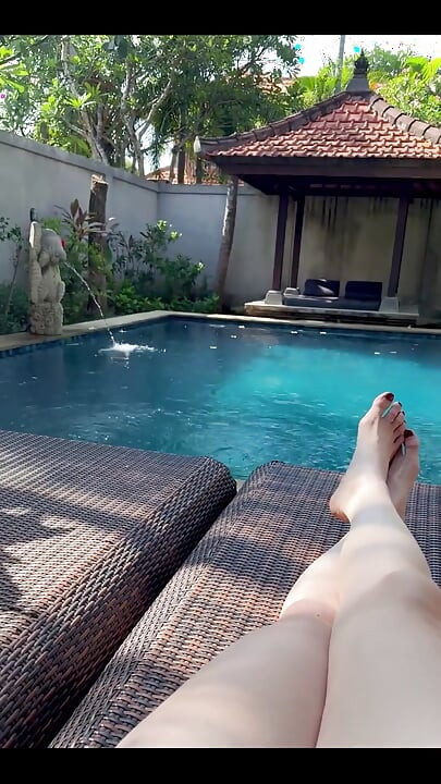 Good Morning. Here's One Especially for the Feet Fans