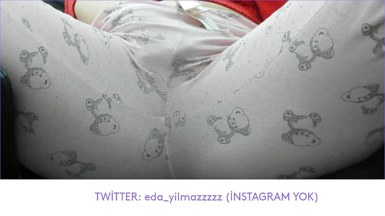 MASTURBACE V PYŽAMU- MAZLENÍ KUNDIČKY V PYŽAMU- TURECKÉ PORNO