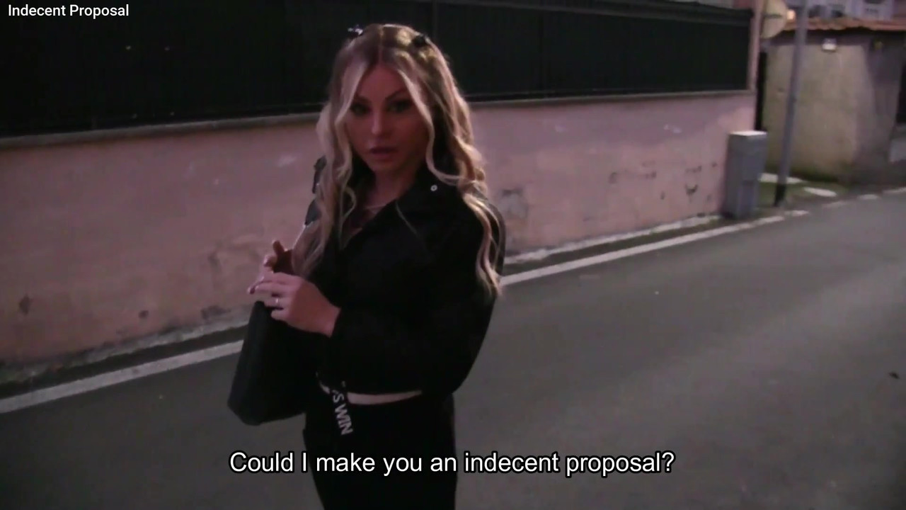 非常性感的意大利熟女神圣地吮吸鸡巴