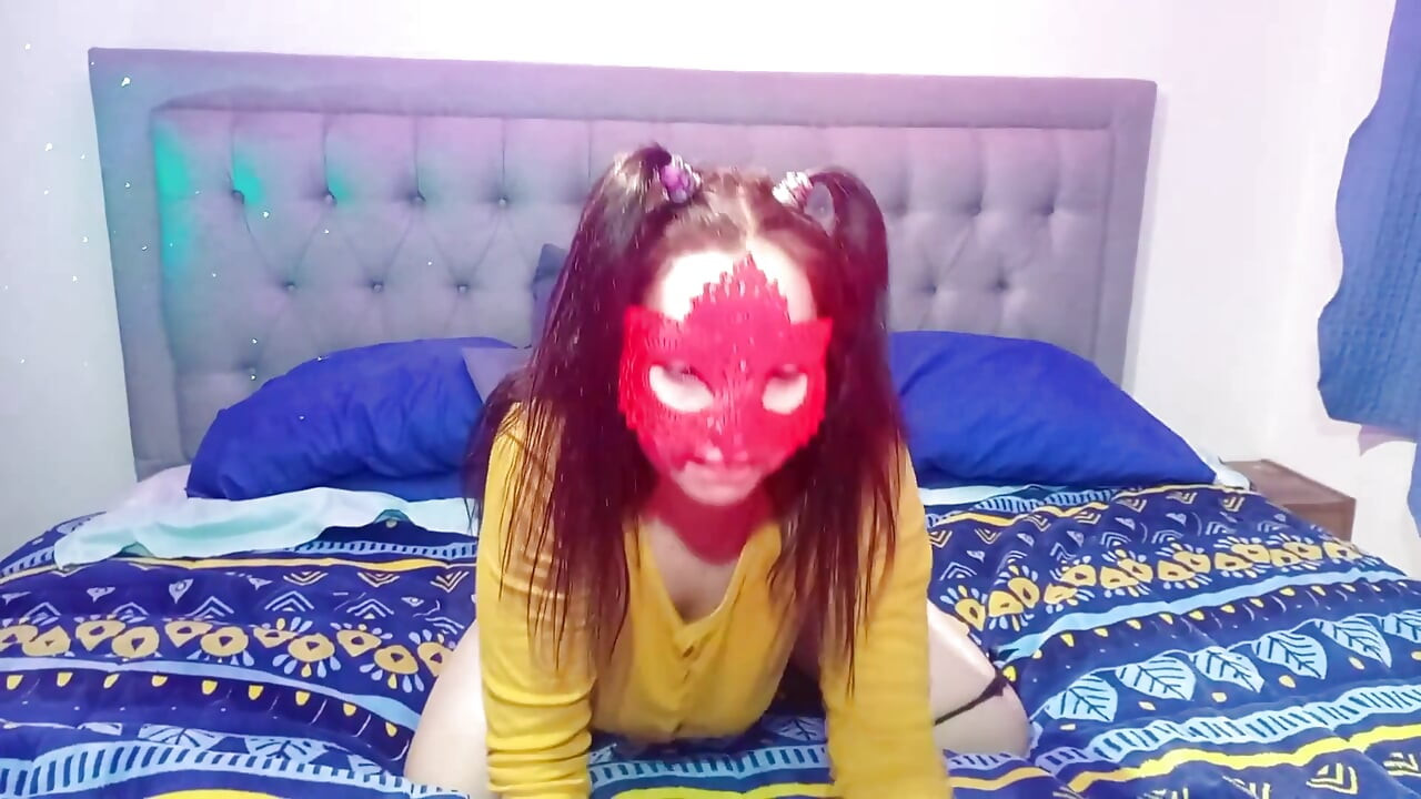 Mature Latina Masturbates