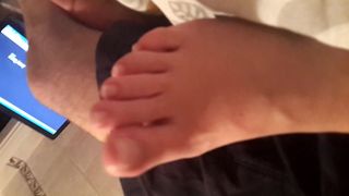 best gf shows her sexy feet pedicured toes