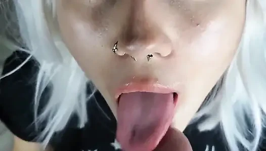 I Invited the Neighbor to My House and He Made Me Suck His Thick Cock, Finishing in My Pretty Mouth