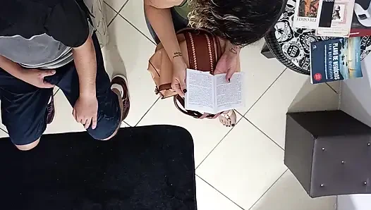 Bekleme odasında bir yabancıyla beklenmedik seks.