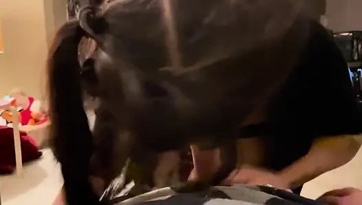 Aku lagi asik ngetot di dalam kereta!