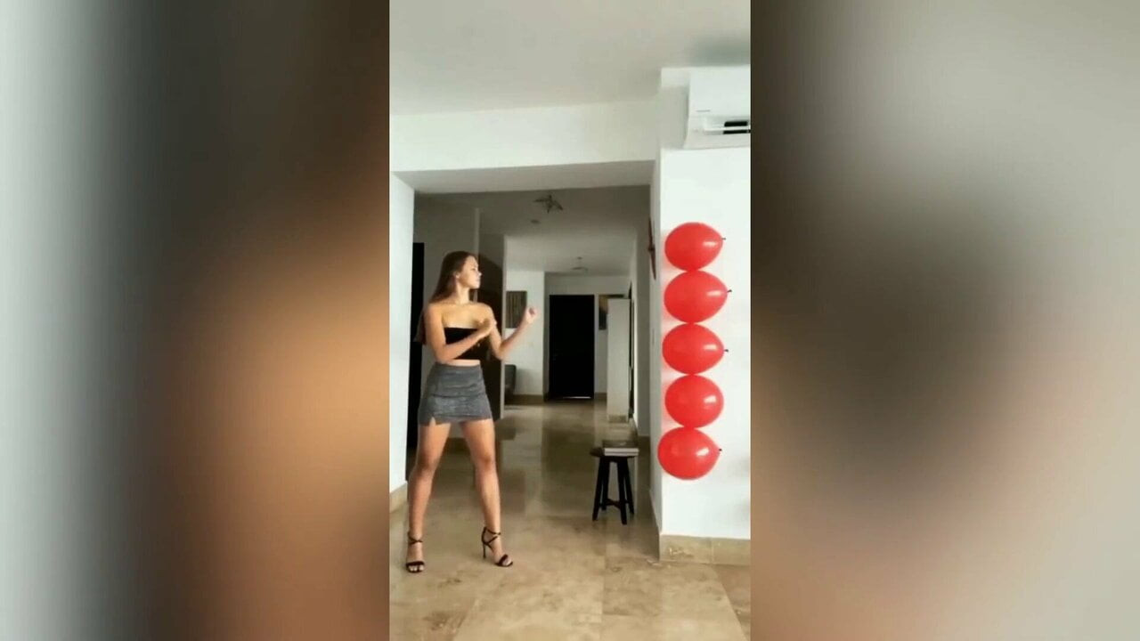 sexy brune
