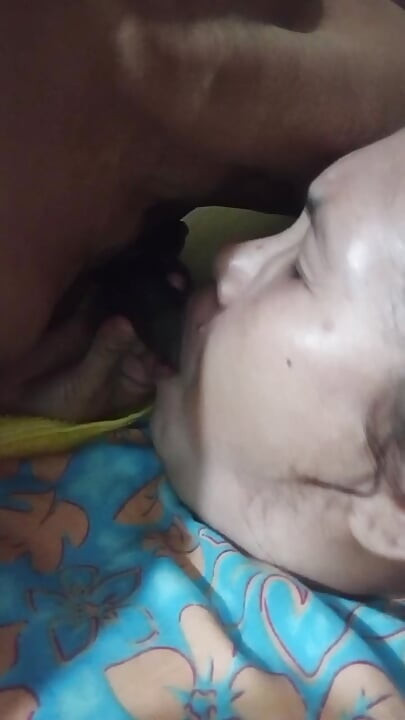 played 69 while she blojob and face to the cam.