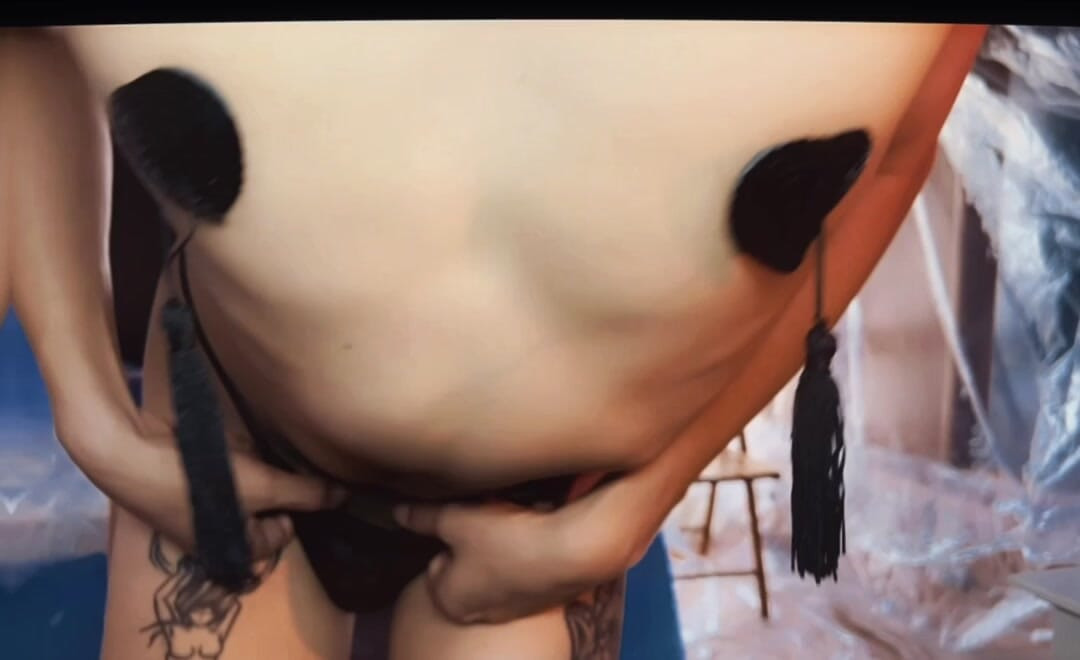 Sensual art moments