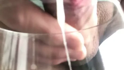 Yarakla mastürbasyon yapıyor