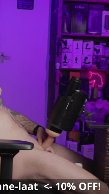 Jaw-dropping moment from "Testing the new Daphne Laat FeelStars stroker with my custom stroker case mod"