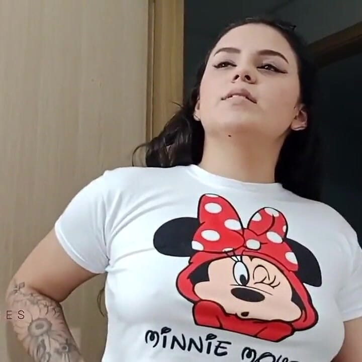 Üvey annem bana elle muamelede yardım ediyor