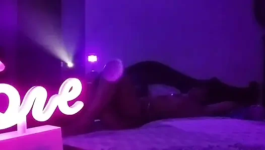 Even Donald would have wanted to get his hands on this rich and succulent lady