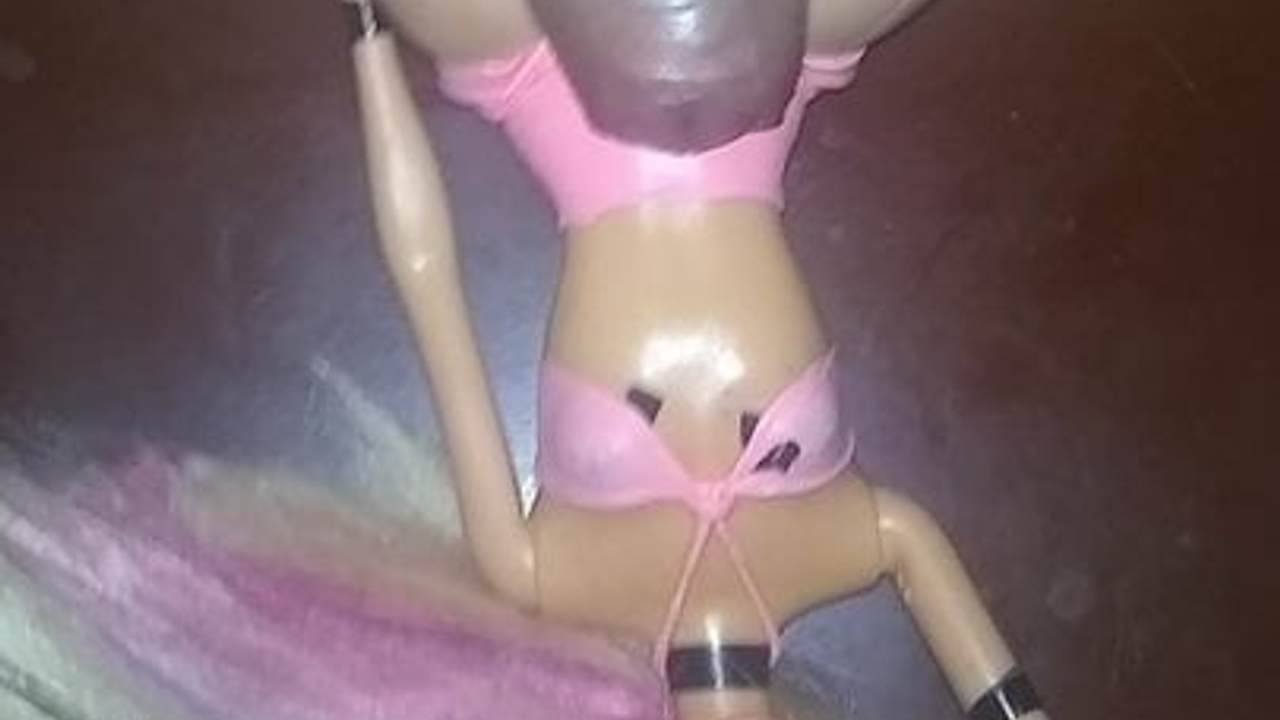 Barbie sexy cumshot