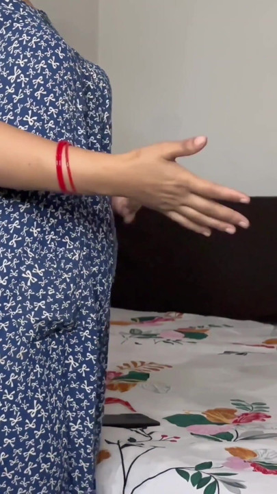 Desi Bhabhi ο ντελιβεράς να αλλάζει ρούχα μπροστά της Hindi Viral βίντεο | Κλιπ 1