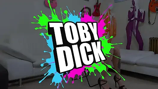 Dia’s Hot Vibro Play with Toby Dick!