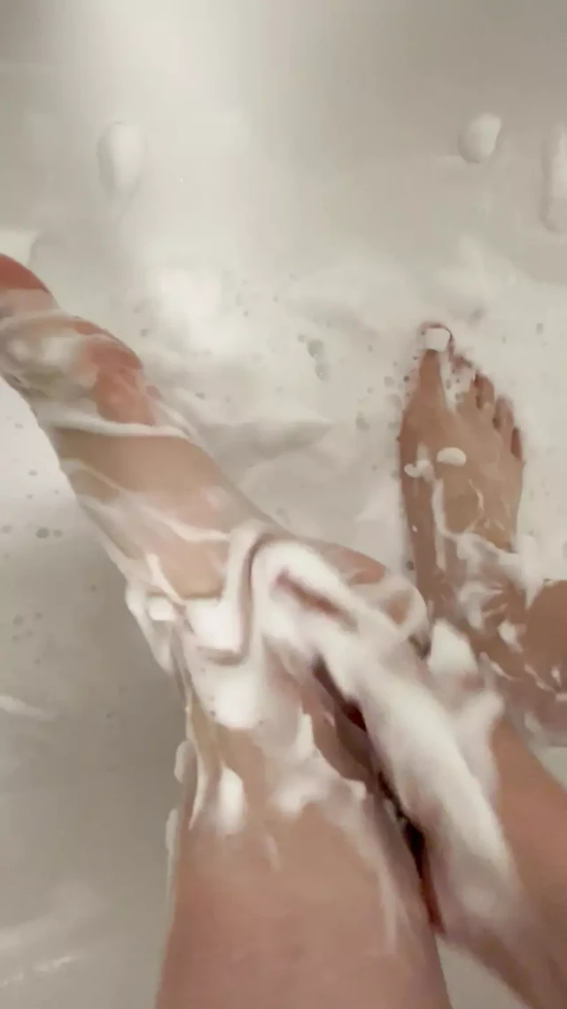 Washing my Stinky and Dirty Feet