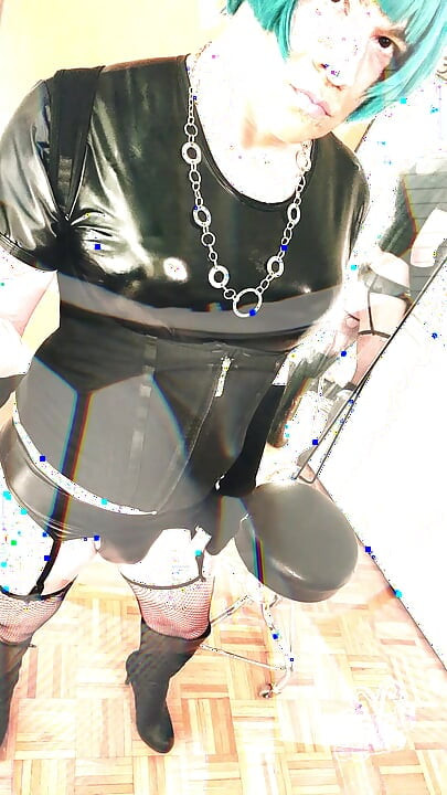 Seksowny Shemale Kandi Kane Lateks i Skórzane Buty Strip PMV