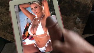 Lindsey pelas peitões gozando em homenagem 3