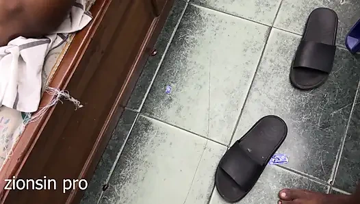 Я трахаю свою большую задницу мусульманской сводной сестры, когда мачехи нет рядом