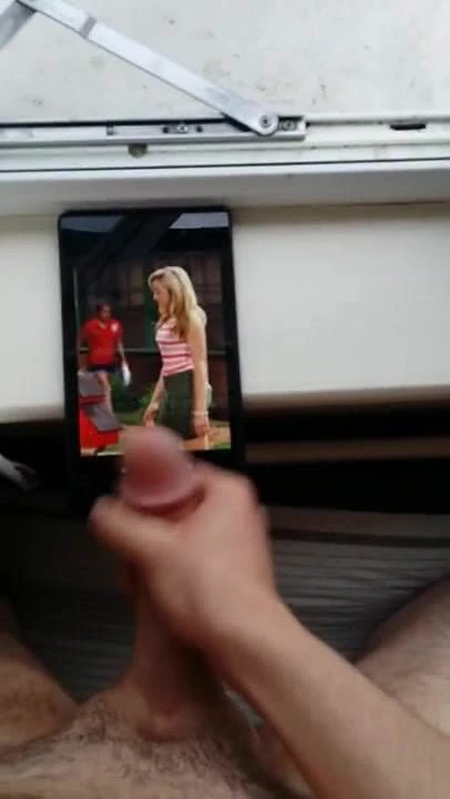 Fapping to Peyton List 4