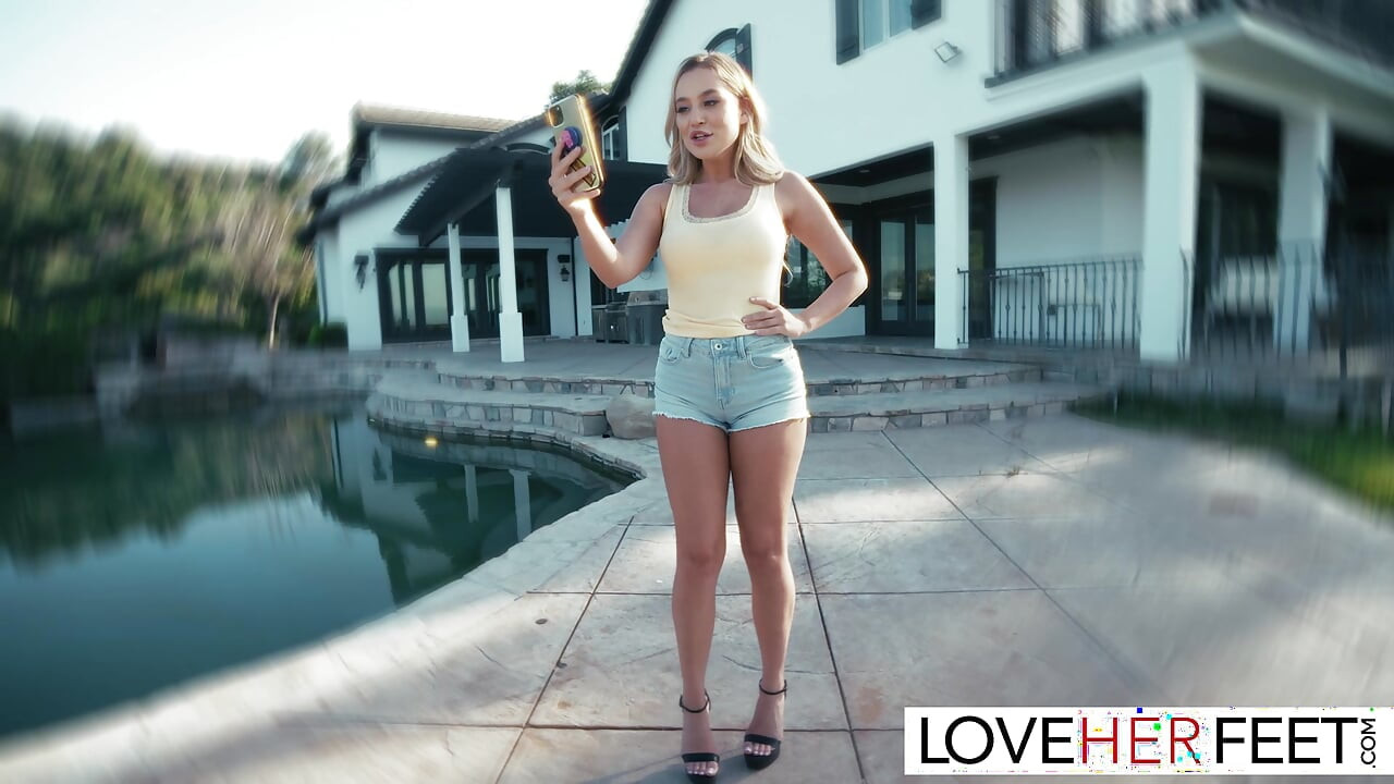 Λεσβιακό τρίο με τα πόδια Θεές Blake Blossom And Cherry Kiss And Slimthick Vic