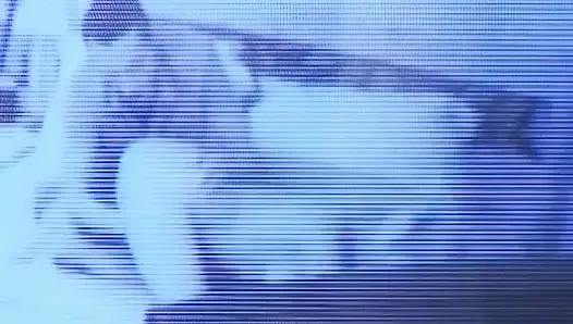 Татуированную блондинку жестко трахнул в спальне мужик в голубой рубашке