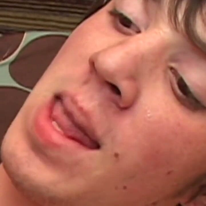 Bukkake Amateur with Gay Twinks Sucking All His Friends to the Cum