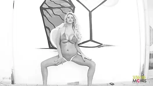 Aroused blonde invites her friend over for a wild anal threesome party outdoors