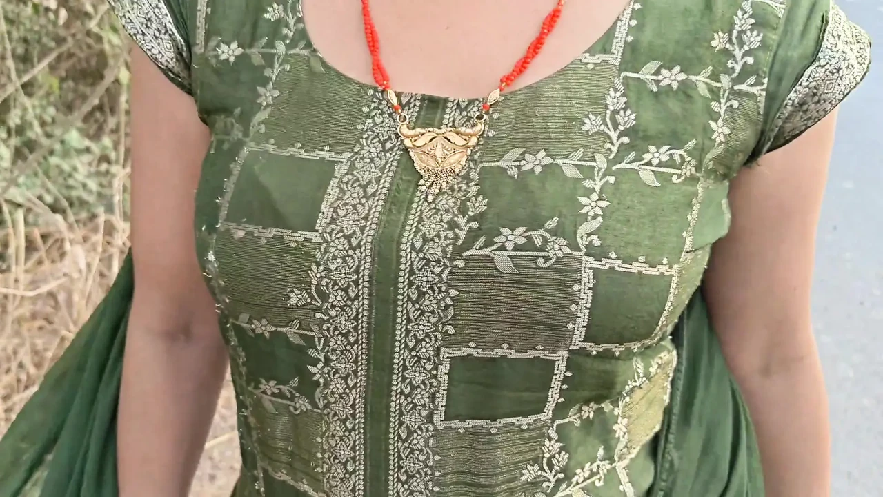 Road se gadis ko 15 hazar mai ghar lejar choda