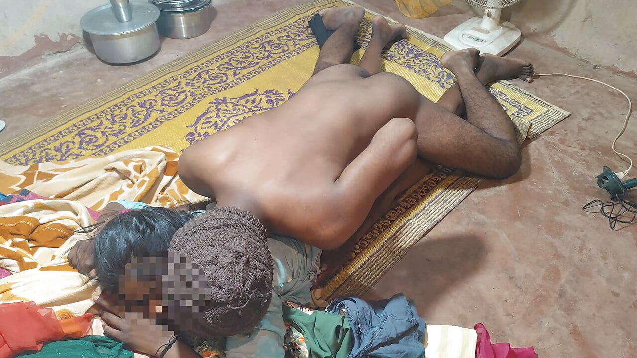 Desi village girl fucked by city boy takes advantage of summer weather in room