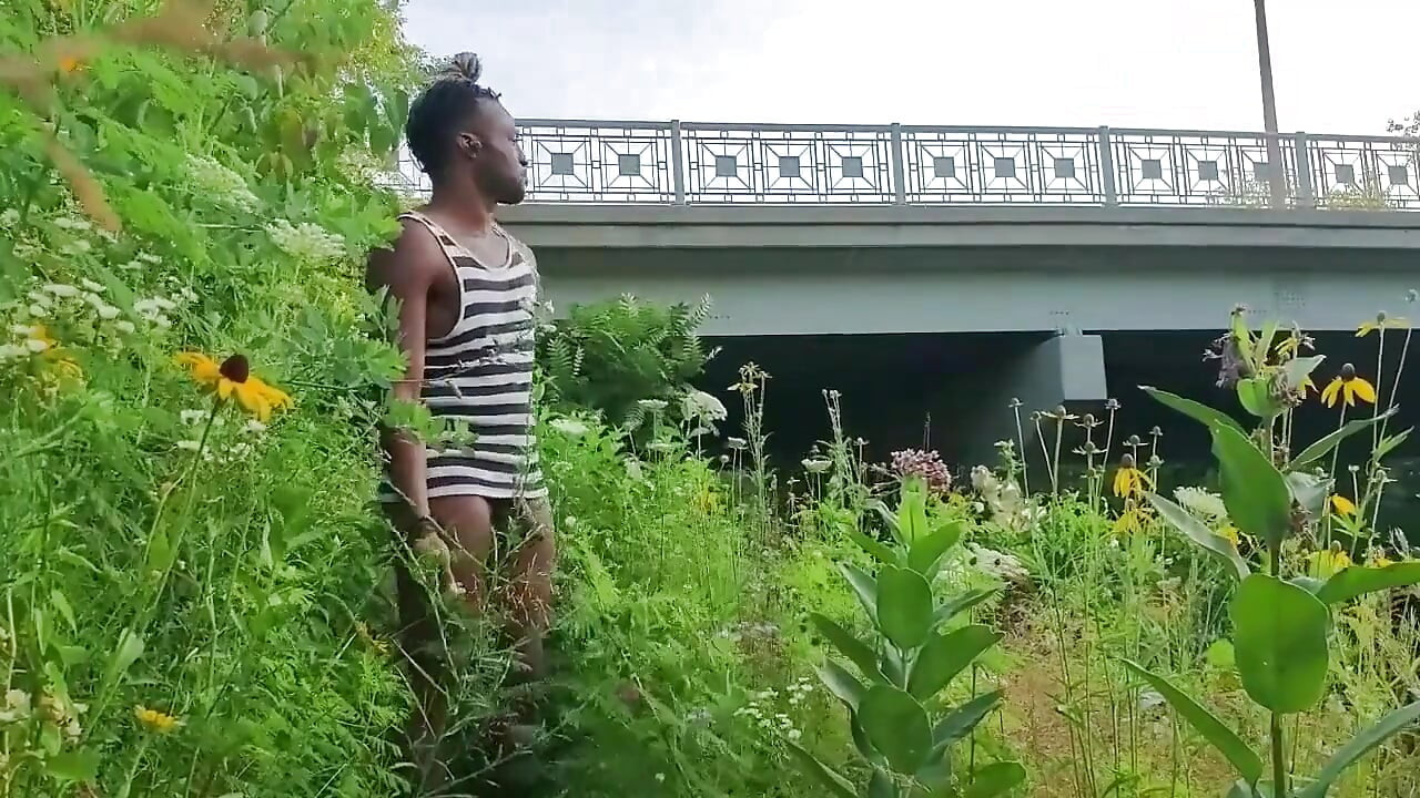 人前で裸で捕まった!!ケニー・ジェイがみんなに見せるジャーク!!