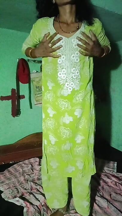 Desi girl hard beautiful chut