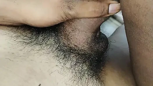 O gece üvey kız kardeşimin arkadaşıyla konuşmaları farklıydı. Ay ışığına sahip bir gece, hafif bir gülümseme...