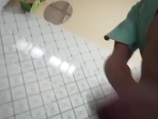 Bhabhi na chut nhi di to hat sa pani nikal diya video