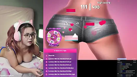 MEINE FANS VERSOHLEN UND FICKEN MEINEN ARSCH, WÄHREND ICH EIN HINTERN-SPIEL AUF STREAM SPIELE