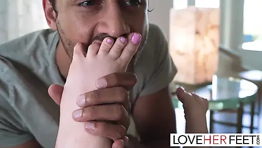 Blonde Chick Scarlett Sage Banged After Foot Worship