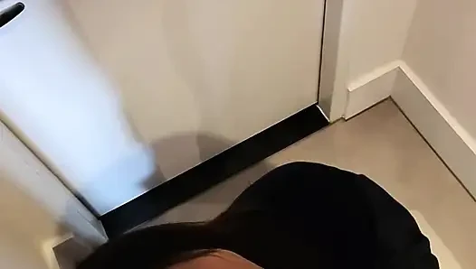 Ben odamı beklerken büyük zenci yarağı beni otelde sikiyor