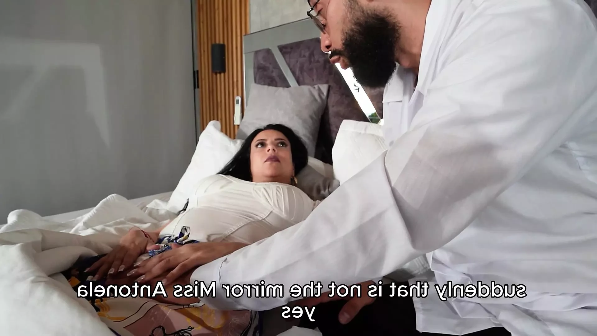 Oh nein! Ein Gynäkologe, der seinen Schwanz in die Muschi einer verheirateten Frau steckt!