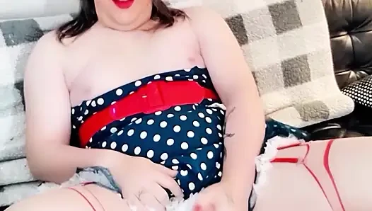 Prenses Bunnie: pin-up prenses kendi dölünü seviyor