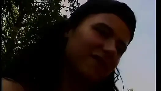 Мастурбирует она это или нет?