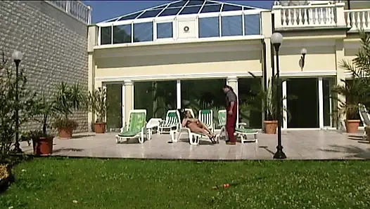 Создательницы Денег Блондинке Жестко Отдолбили Киску Во Время Ужина